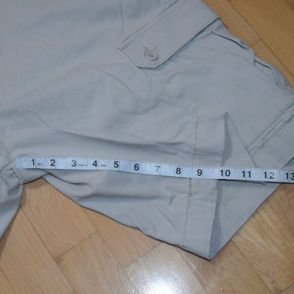 ST. JOHN'S BAY . Men's Sz 40 Cargo Shorts - EXCELLENT - Picture 3 of 6